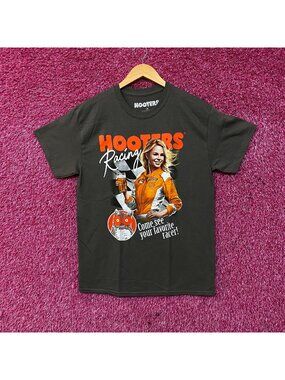 Hooters Racing Come See Your Favorite Racer T-Shirt Medium
